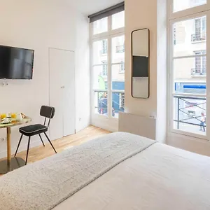Charming In The Heart Of Belleville Appartamento Parigi